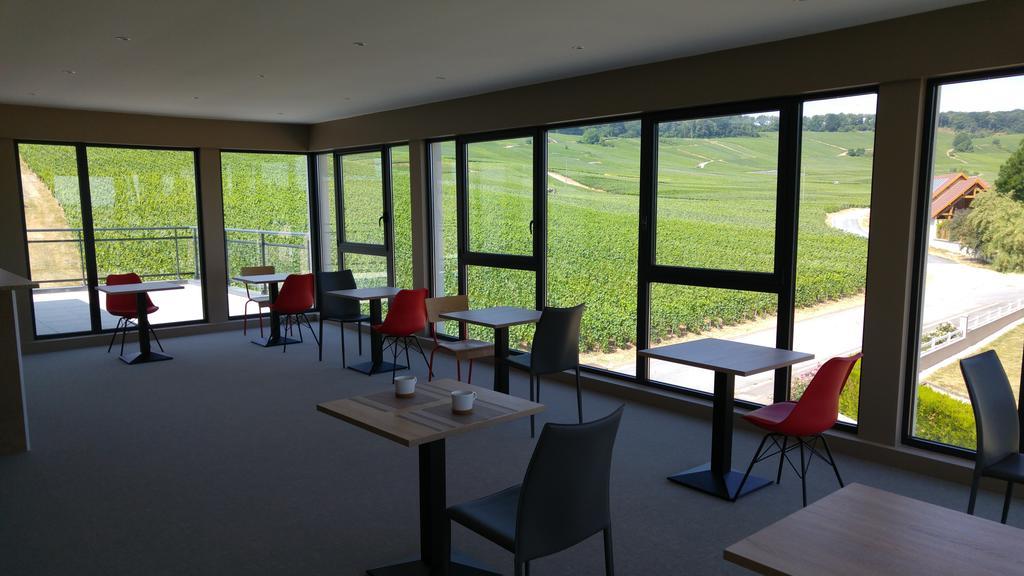 Dans Les Vignes Hotel Chamery Bagian luar foto