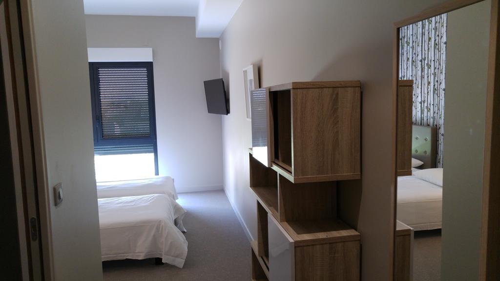 Dans Les Vignes Hotel Chamery Ruang foto