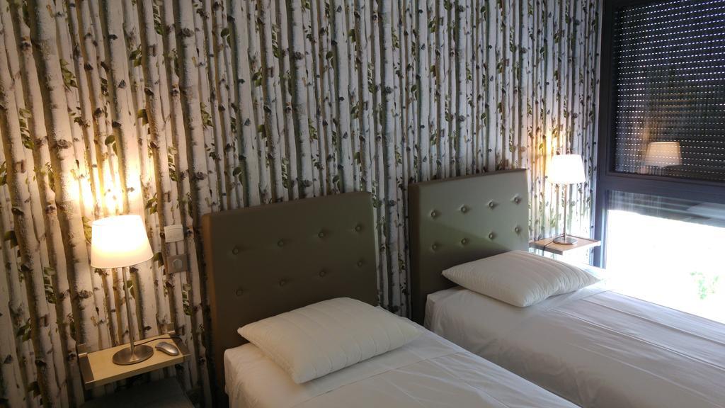 Dans Les Vignes Hotel Chamery Bagian luar foto