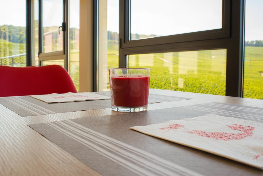 Dans Les Vignes Hotel Chamery Bagian luar foto