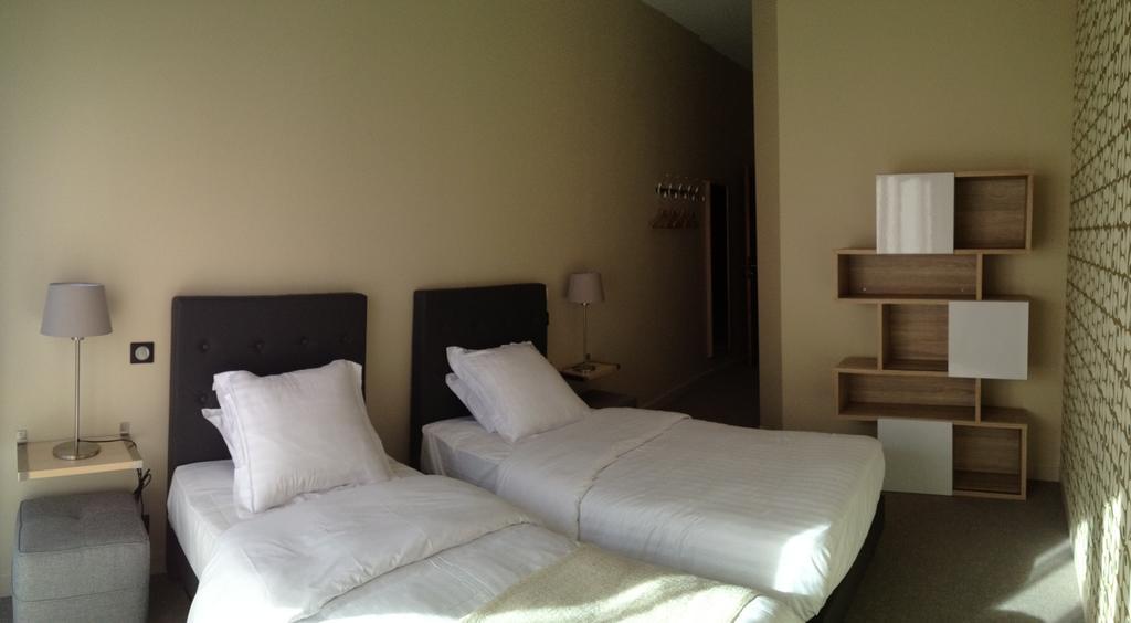 Dans Les Vignes Hotel Chamery Ruang foto