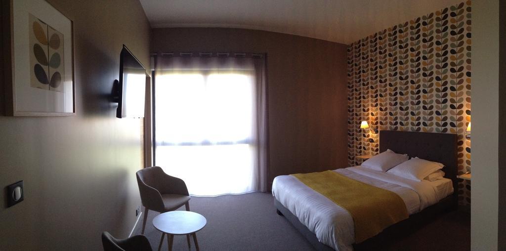 Dans Les Vignes Hotel Chamery Ruang foto