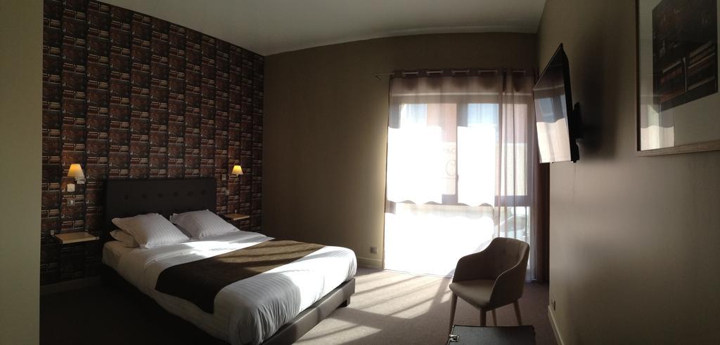 Dans Les Vignes Hotel Chamery Ruang foto