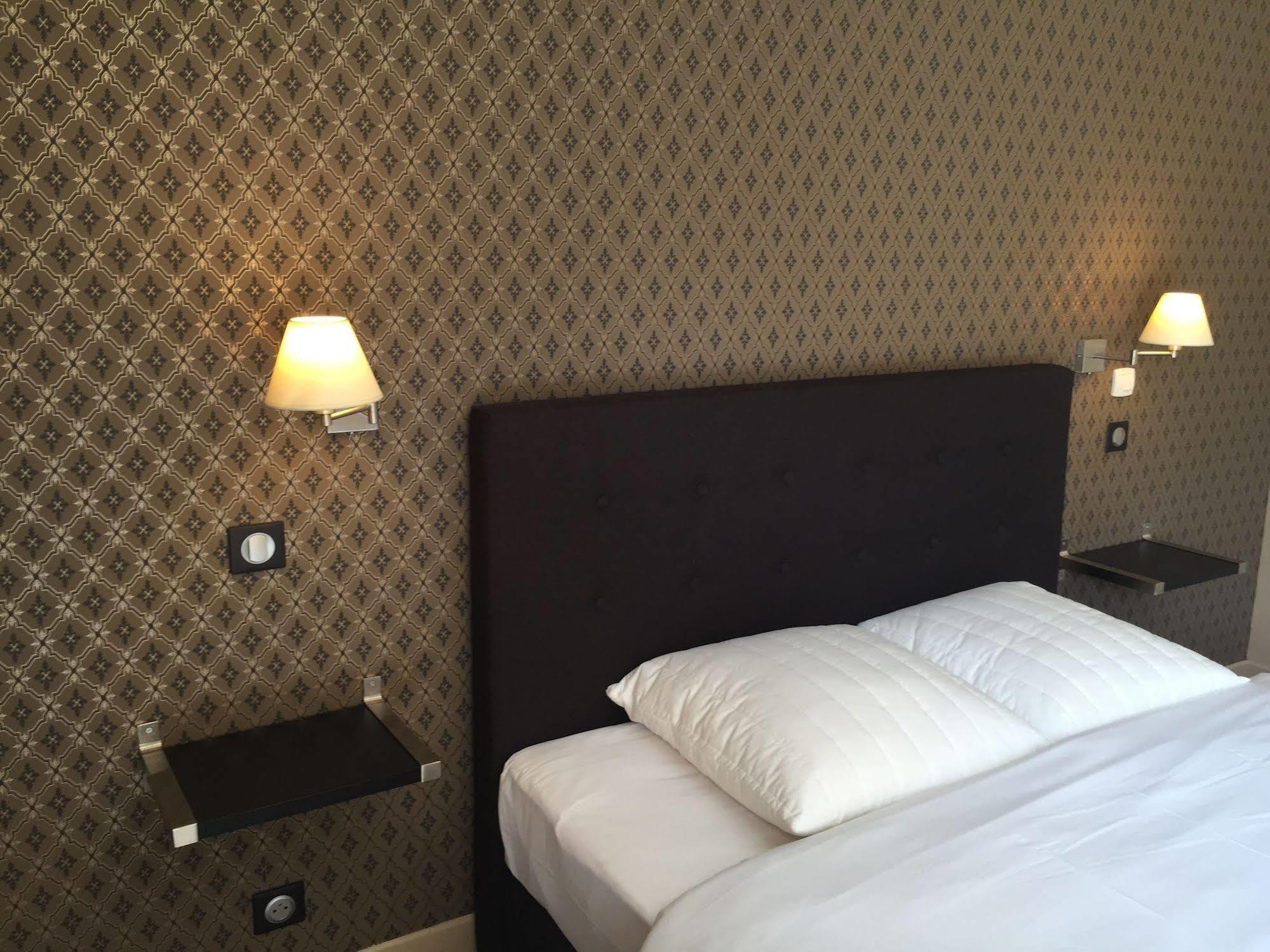 Dans Les Vignes Hotel Chamery Bagian luar foto