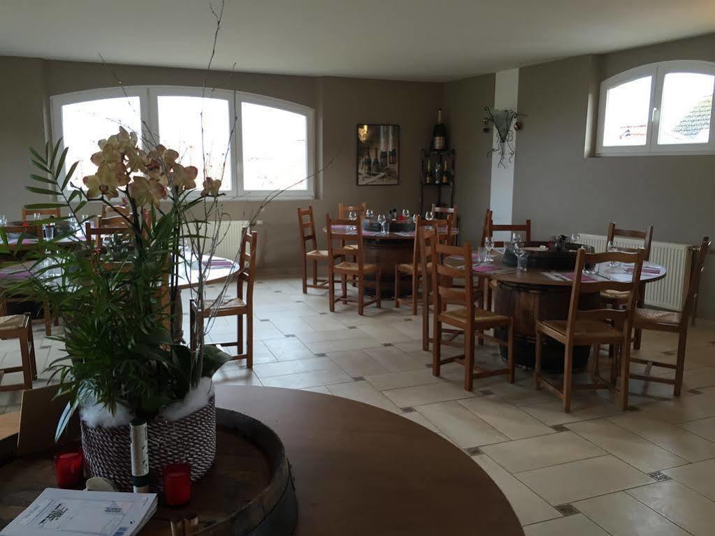 Dans Les Vignes Hotel Chamery Bagian luar foto