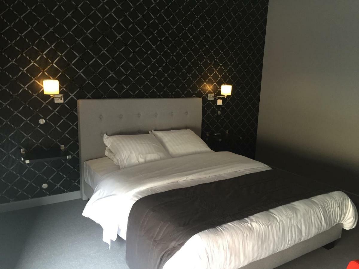 Dans Les Vignes Hotel Chamery Ruang foto